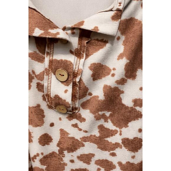 Olive & Oak Medium Cow Print Top Boho Western Henley Crochet Sleeve Blouse Wn’s - Picture 3 of 9